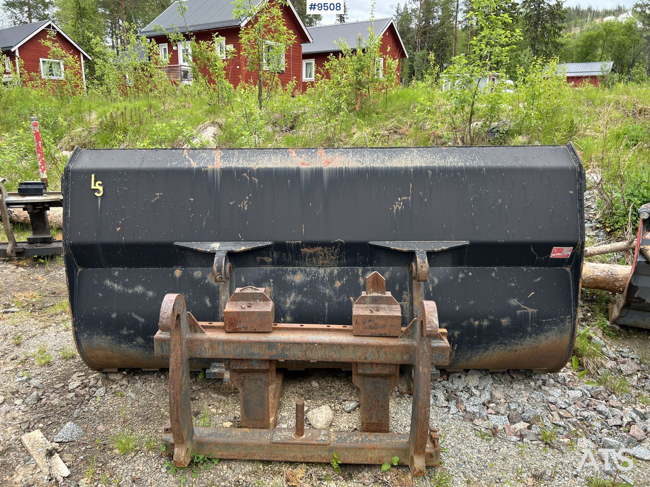Bucket with Large BM - Rakodókanál: 5 kép. Bucket with Large BM - Rakodókanál: 5 kép.