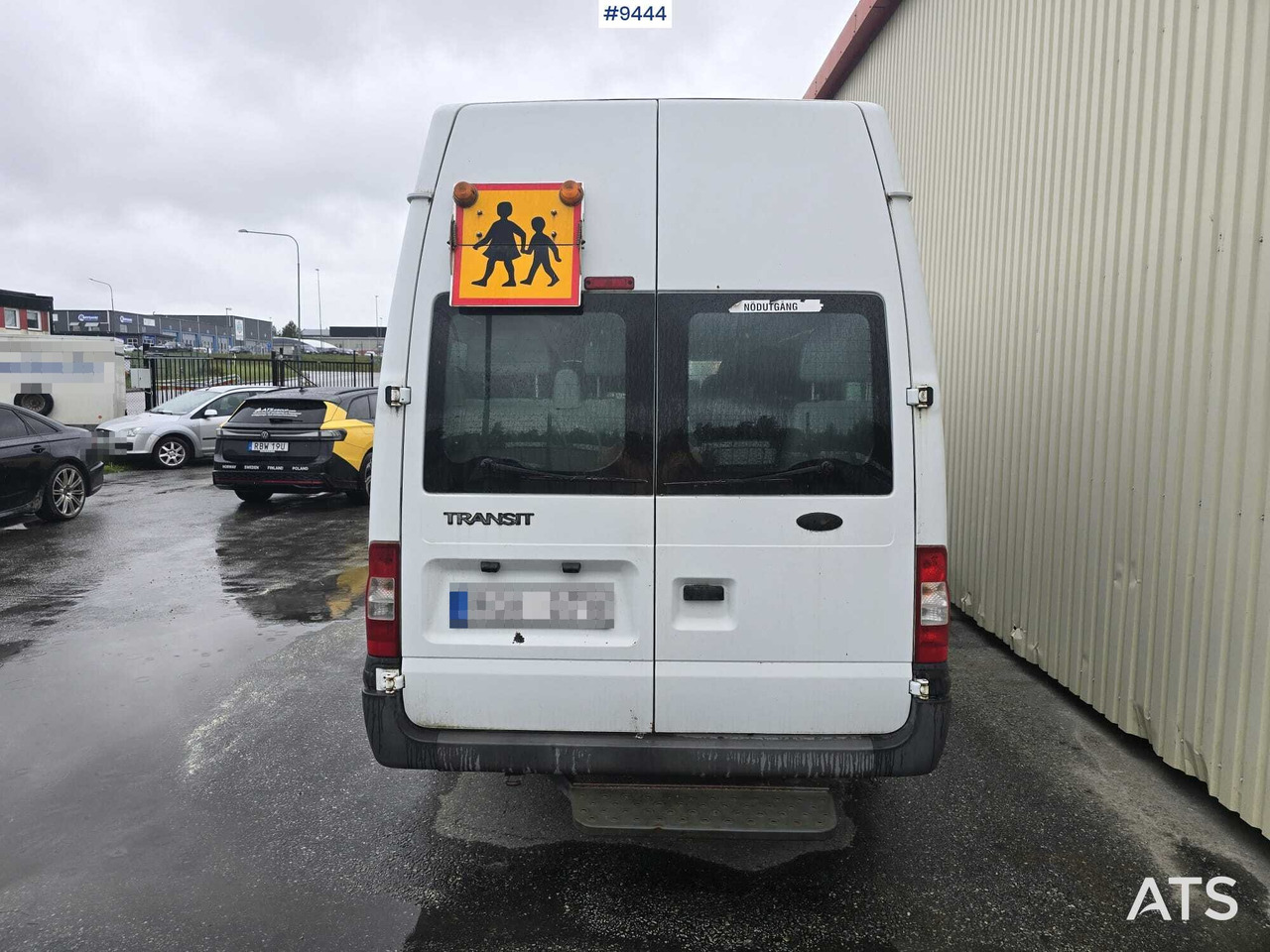 Minibusz, Kisbusz Bus 16 seats Ford Transit: 8 kép.