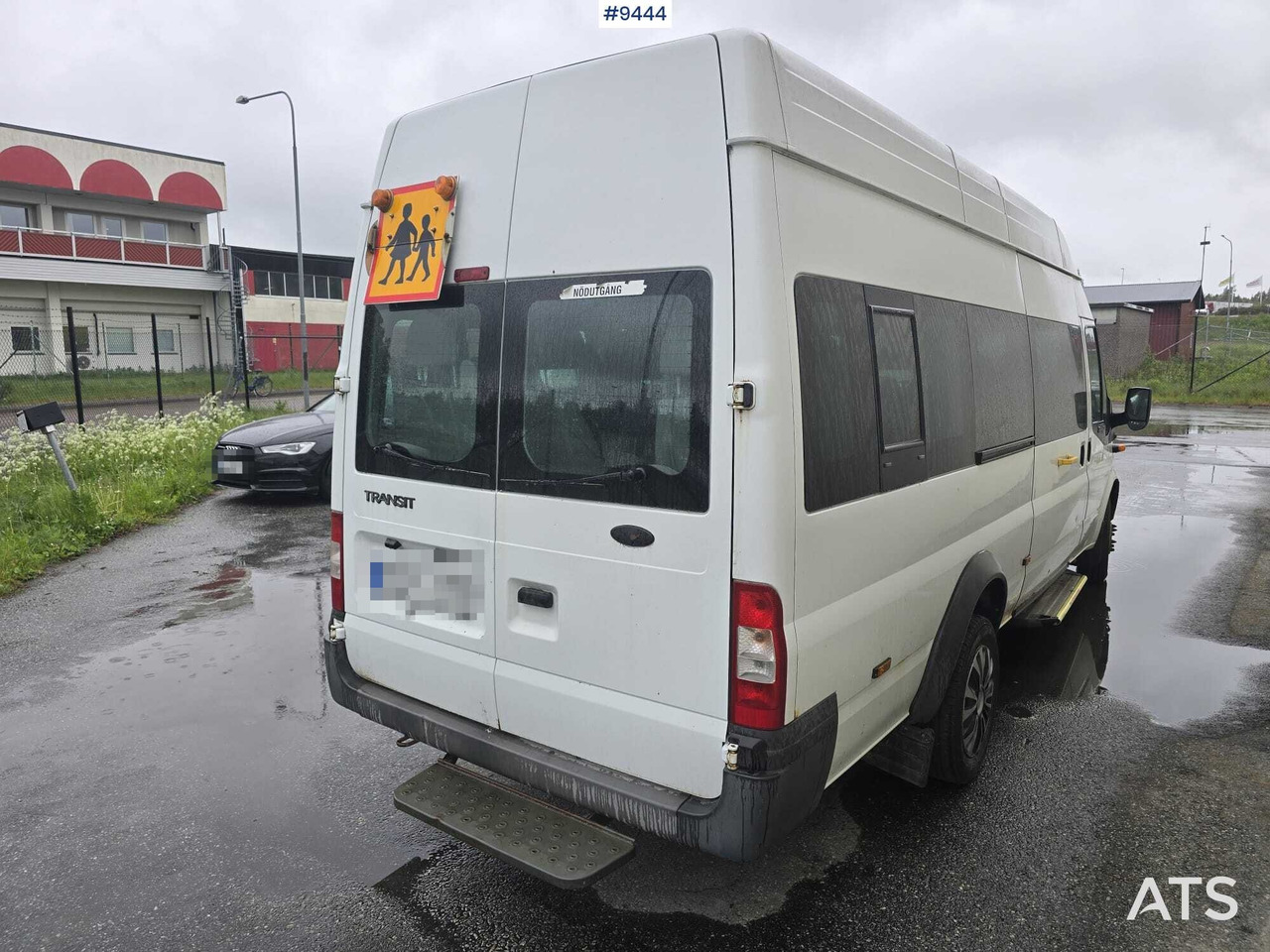 Minibusz, Kisbusz Bus 16 seats Ford Transit: 9 kép.