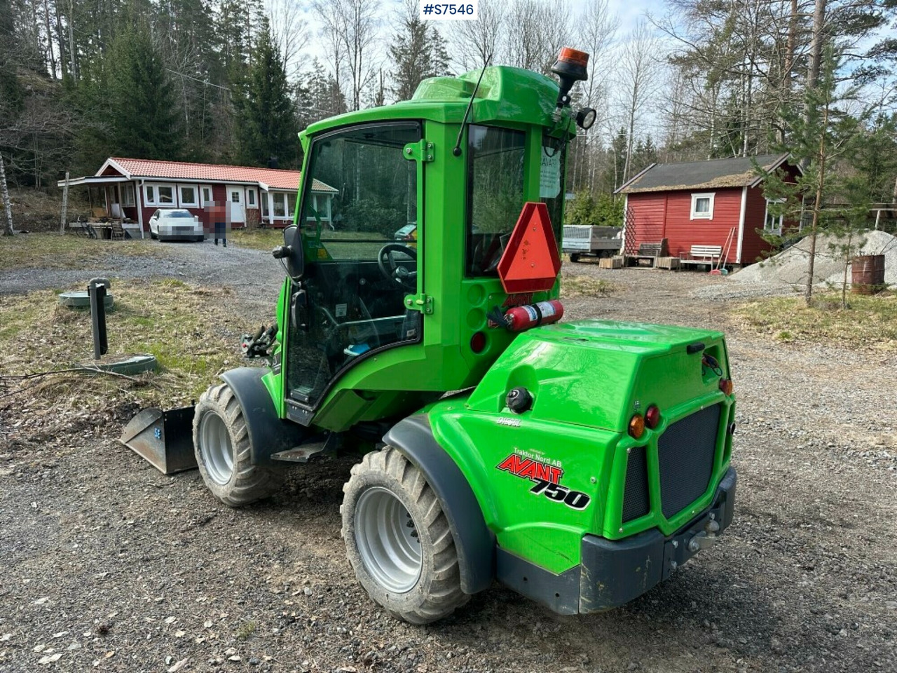 COMPACT LOADER, AVANT 750, WITH MANY TOOLS (SEE VIDEO) - Derékcsuklós rakodó: 3 kép. COMPACT LOADER, AVANT 750, WITH MANY TOOLS (SEE VIDEO) - Derékcsuklós rakodó: 3 kép.