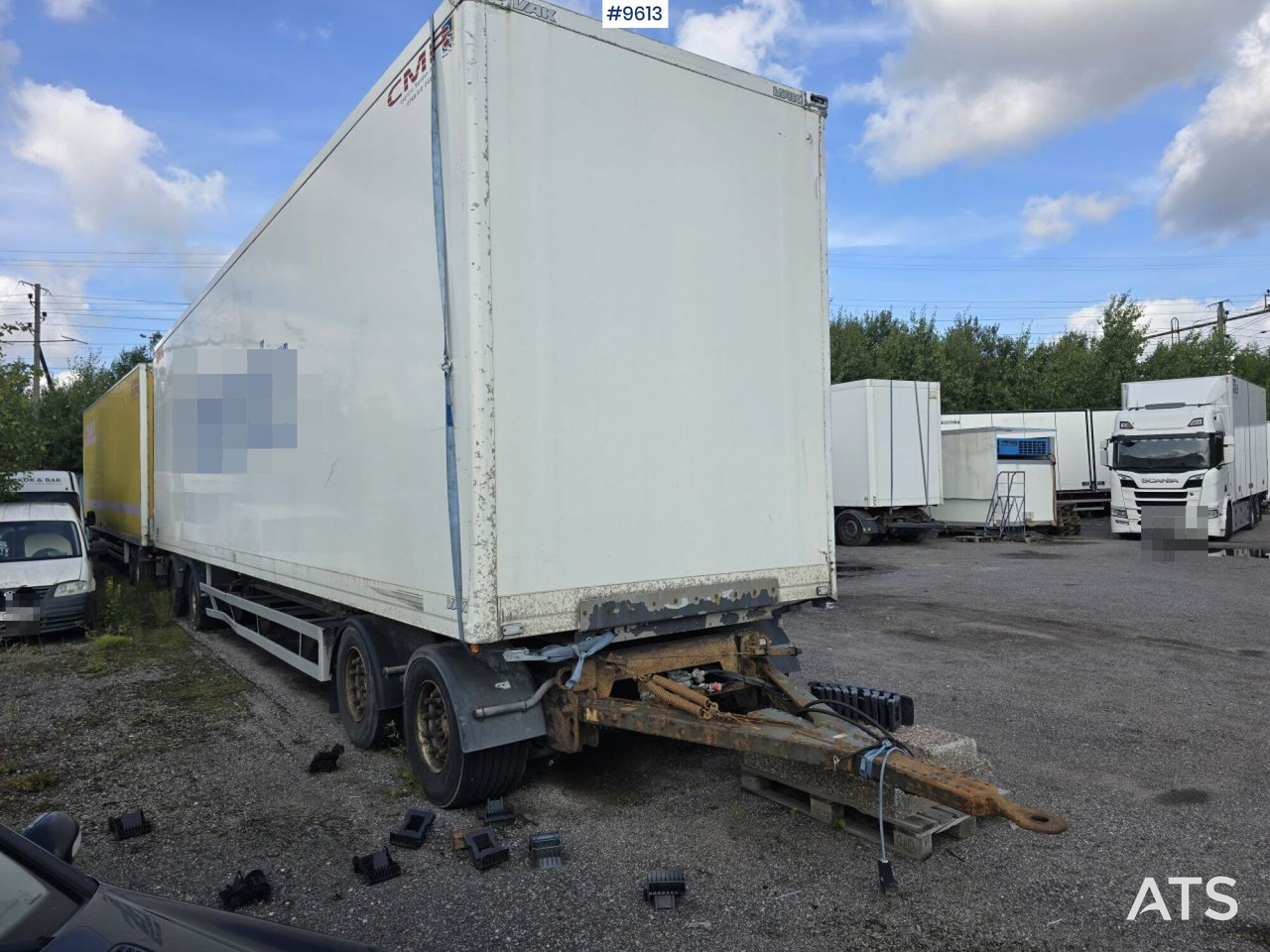 Cabinet trailer VAK V-4-40 openable side - Pótkocsi dobozos: 2 kép. Cabinet trailer VAK V-4-40 openable side - Pótkocsi dobozos: 2 kép.