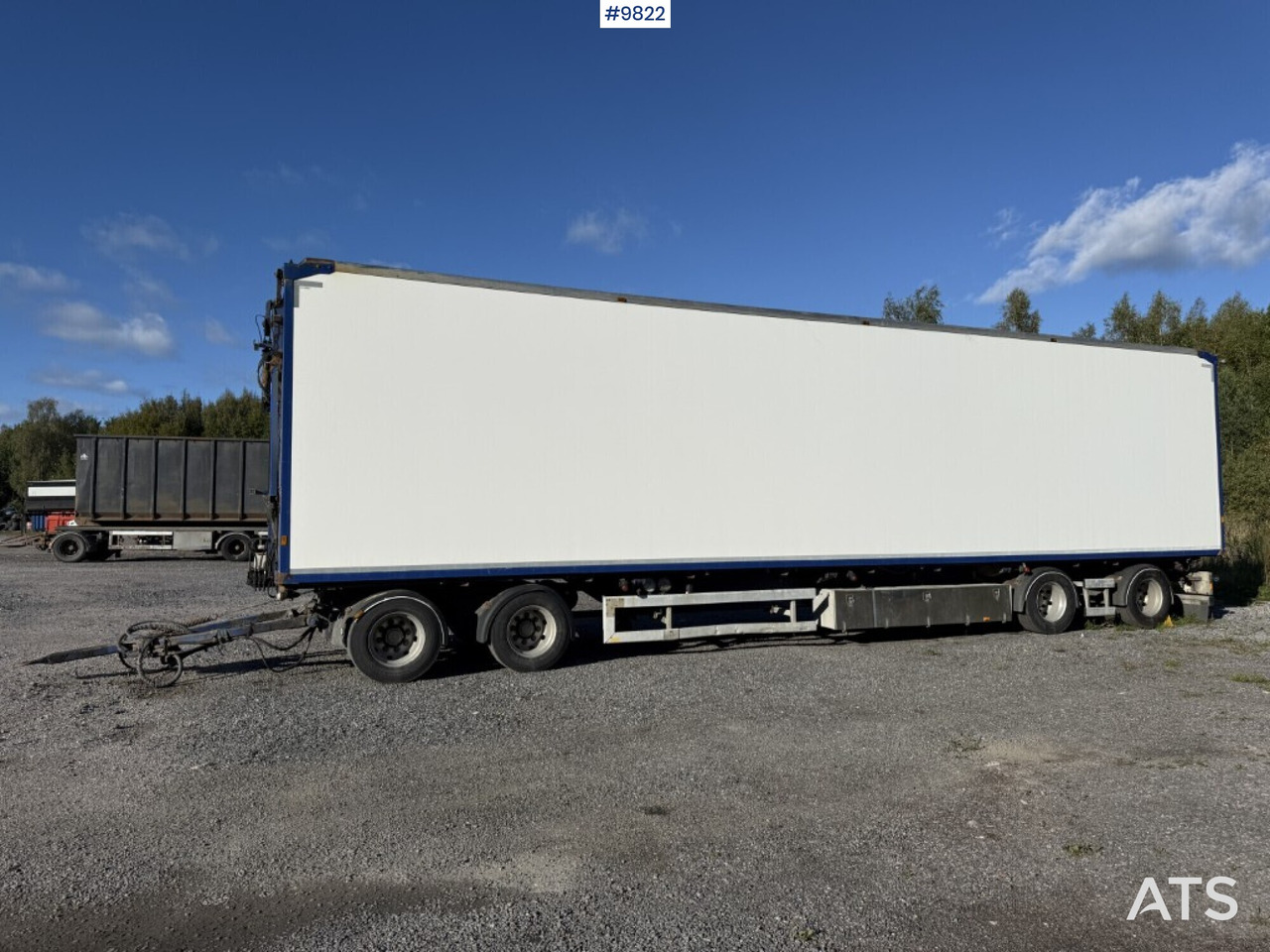 Chipper Trailer EKSJÖVAGNEN FS 18-20 - Pótkocsi dobozos: 3 kép. Chipper Trailer EKSJÖVAGNEN FS 18-20 - Pótkocsi dobozos: 3 kép.