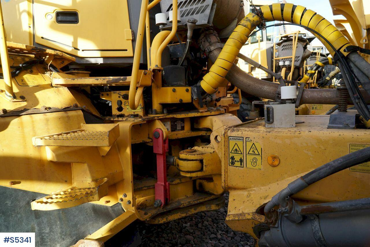 DUMPER Volvo A35D 6x6 lízing DUMPER Volvo A35D 6x6: 12 kép.