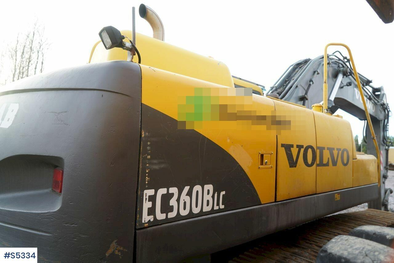 EXCAVATOR Volvo EC360 BLC WITH BUCKET - Kotrógép: 3 kép. EXCAVATOR Volvo EC360 BLC WITH BUCKET - Kotrógép: 3 kép.