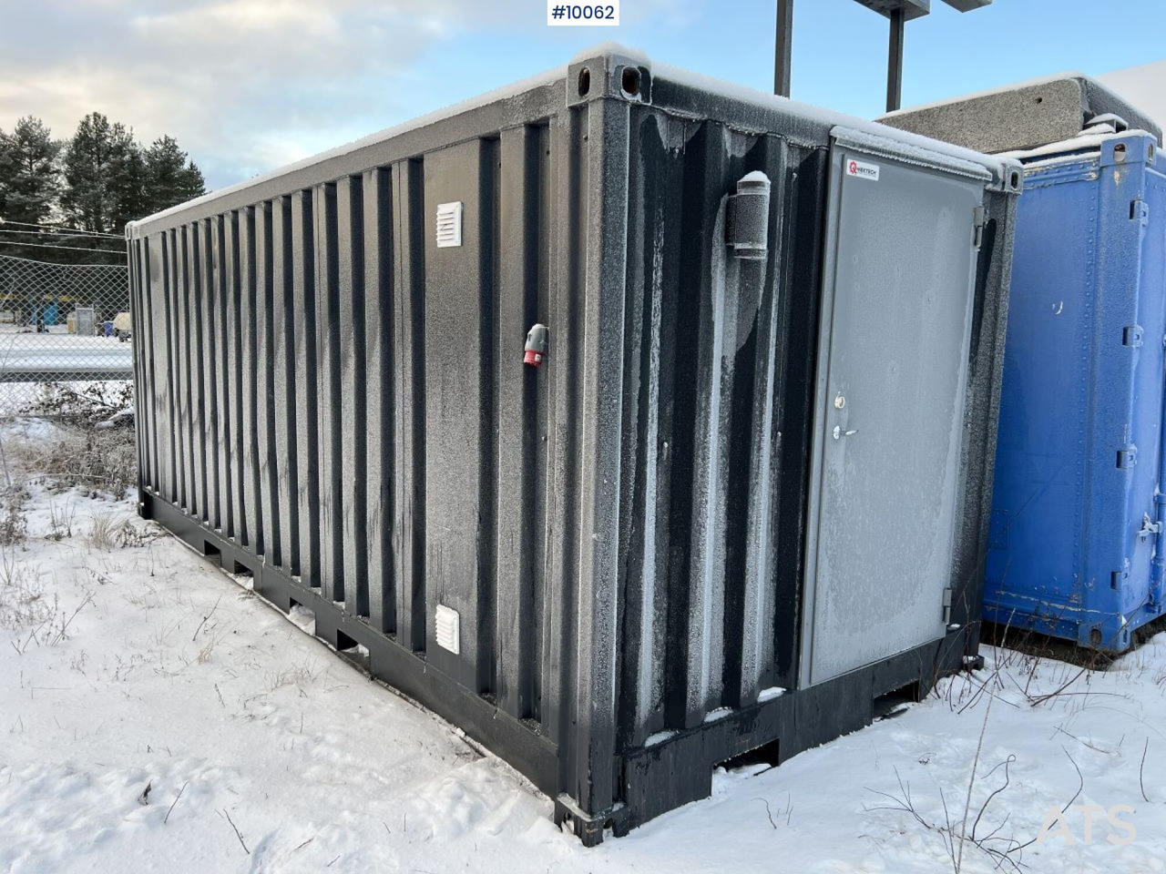 Insulated 20-foot container with opening side - Egyéb gépek: 1 kép. Insulated 20-foot container with opening side - Egyéb gépek: 1 kép.