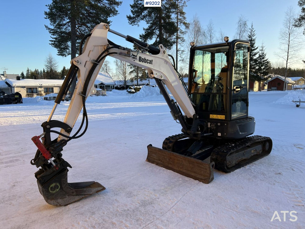 Excavator BOBCAT E 27 Z (SEE VIDEO) - Minikotró: 1 kép. Excavator BOBCAT E 27 Z (SEE VIDEO) - Minikotró: 1 kép.