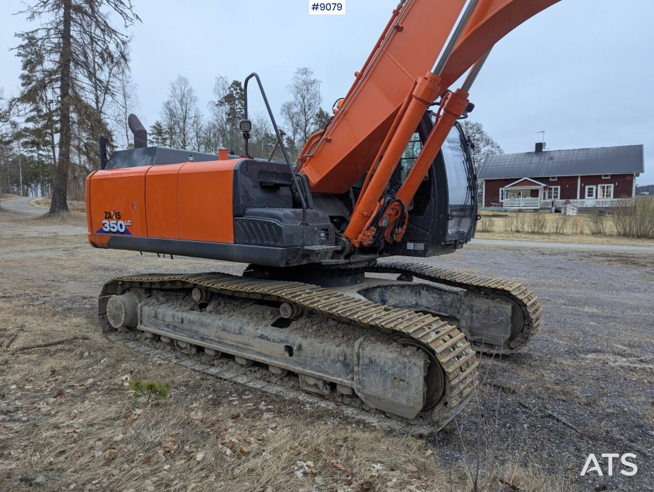 Excavator Hitachi ZX350LC-5B with bucket and digging system - Kotrógép: 3 kép. Excavator Hitachi ZX350LC-5B with bucket and digging system - Kotrógép: 3 kép.