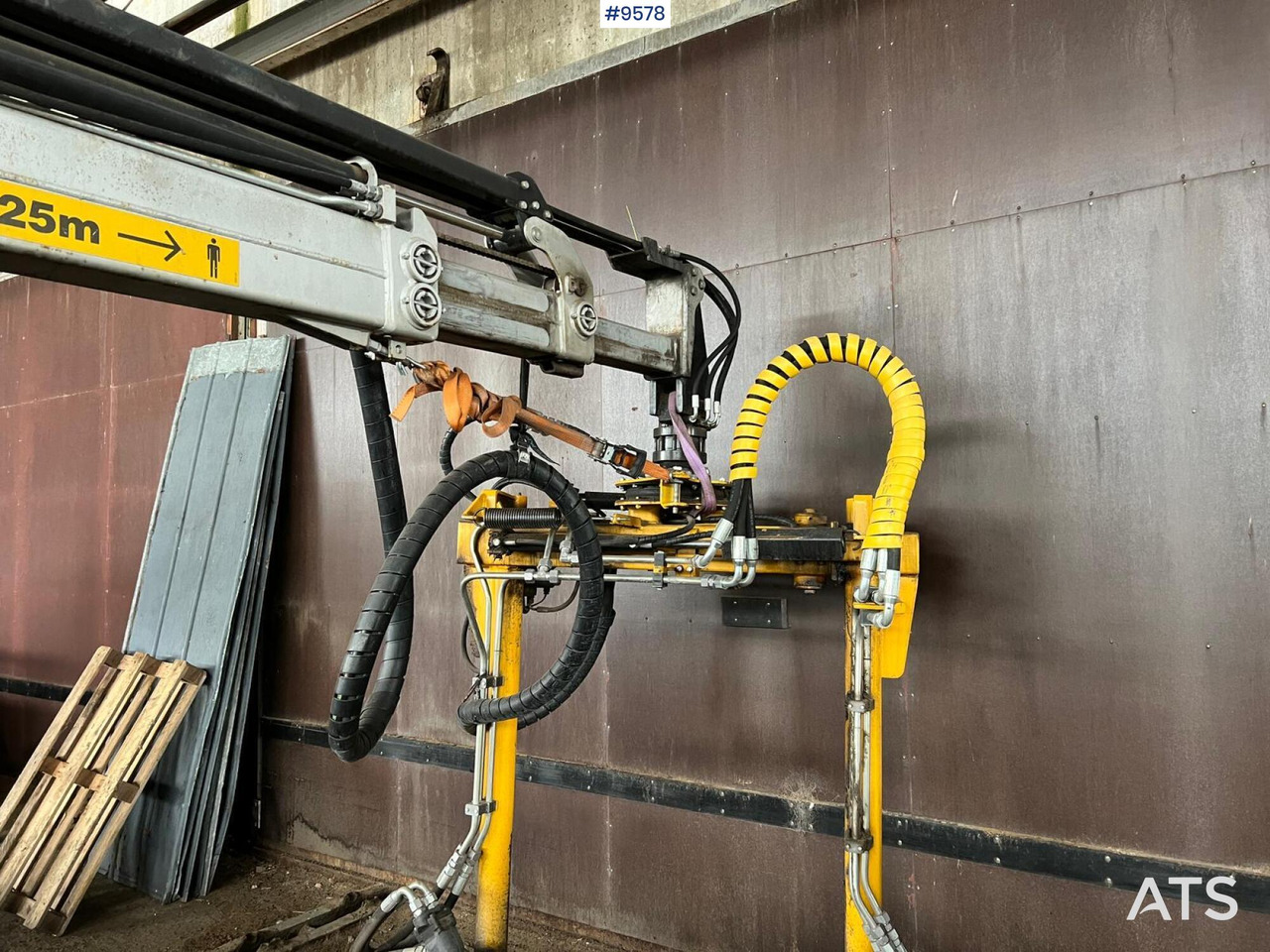 Fencecutter Hinnagårds T125B with Cranab crane - Kerti gépek: 3 kép. Fencecutter Hinnagårds T125B with Cranab crane - Kerti gépek: 3 kép.