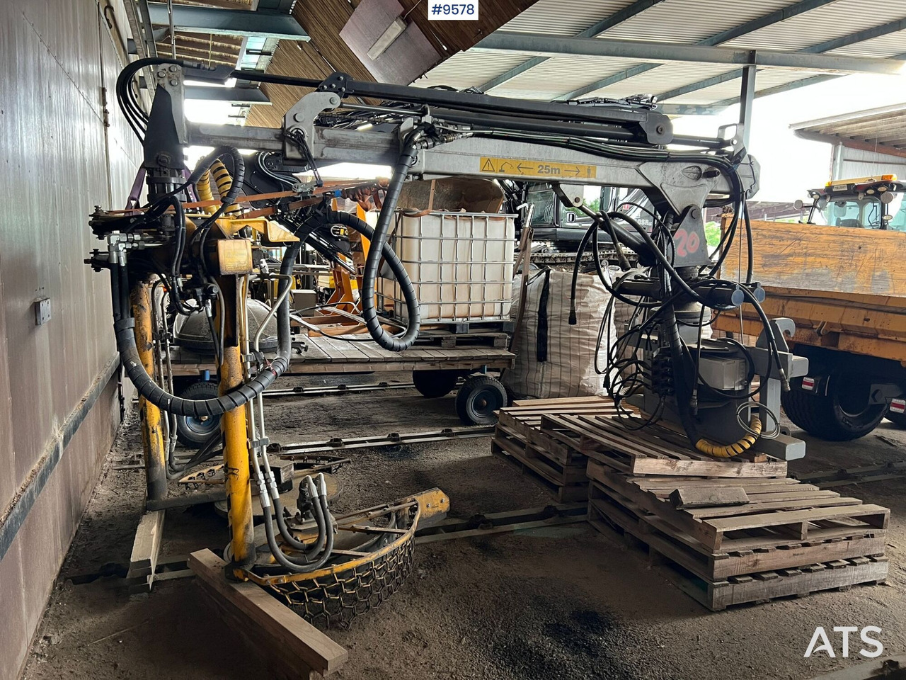 Fencecutter Hinnagårds T125B with Cranab crane - Kerti gépek: 2 kép. Fencecutter Hinnagårds T125B with Cranab crane - Kerti gépek: 2 kép.