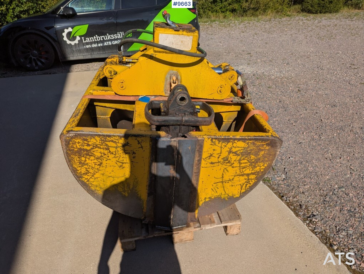 Grab bucket with rotator, 600L - Csipegető kanál: 5 kép. Grab bucket with rotator, 600L - Csipegető kanál: 5 kép.
