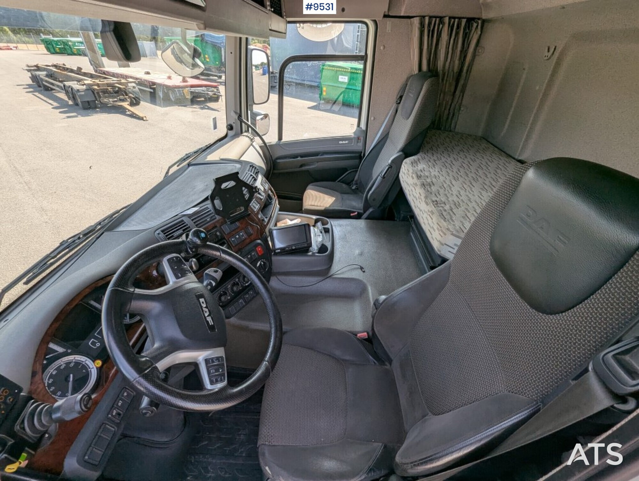 Hooklift Truck Daf FAQ CF510Z 8x2 (SEE VIDEO) - Horgos rakodó teherautó: 5 kép. Hooklift Truck Daf FAQ CF510Z 8x2 (SEE VIDEO) - Horgos rakodó teherautó: 5 kép.