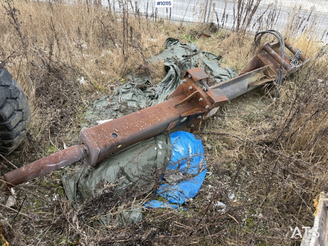 Hydraulic hammer SMC S40/S70 - Hidraulikus törőfej: 1 kép. Hydraulic hammer SMC S40/S70 - Hidraulikus törőfej: 1 kép.