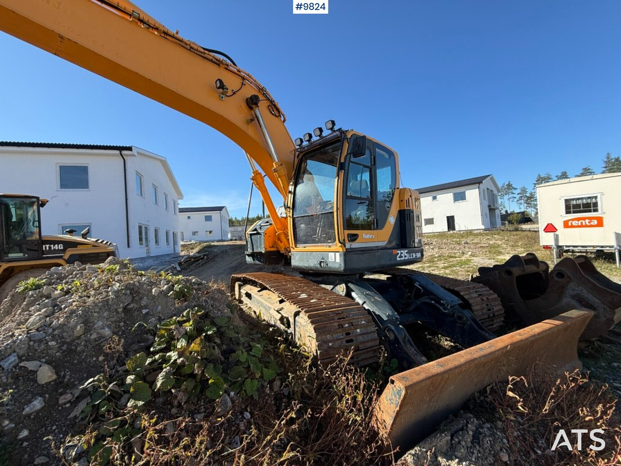 Hyundai Robex 235LCR-9A excavator - Lánctalpas kotró: 4 kép. Hyundai Robex 235LCR-9A excavator - Lánctalpas kotró: 4 kép.