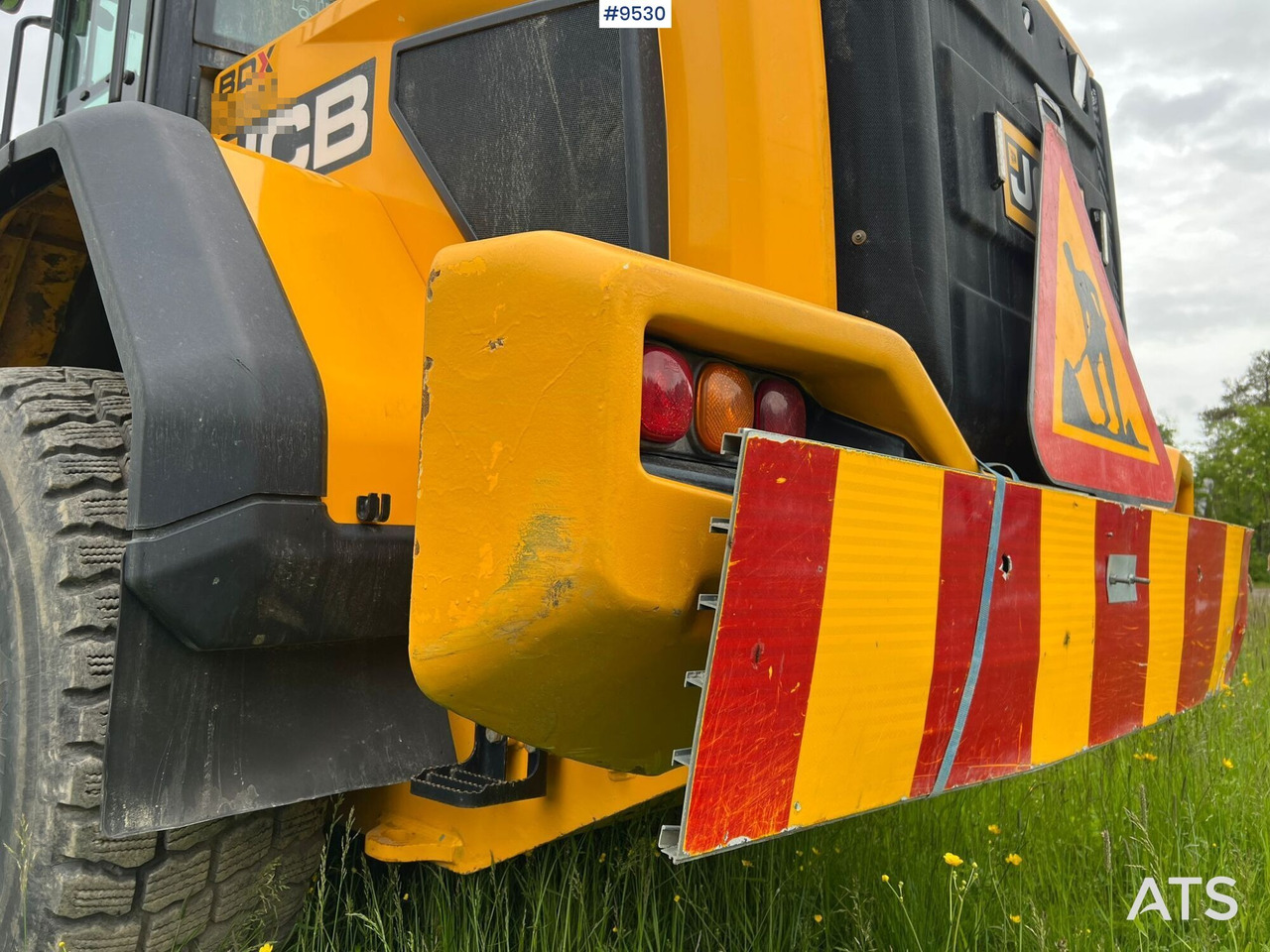 Gumikerekes homlokrakodó JCB 427 HT Wheel loader with gears: 13 kép.