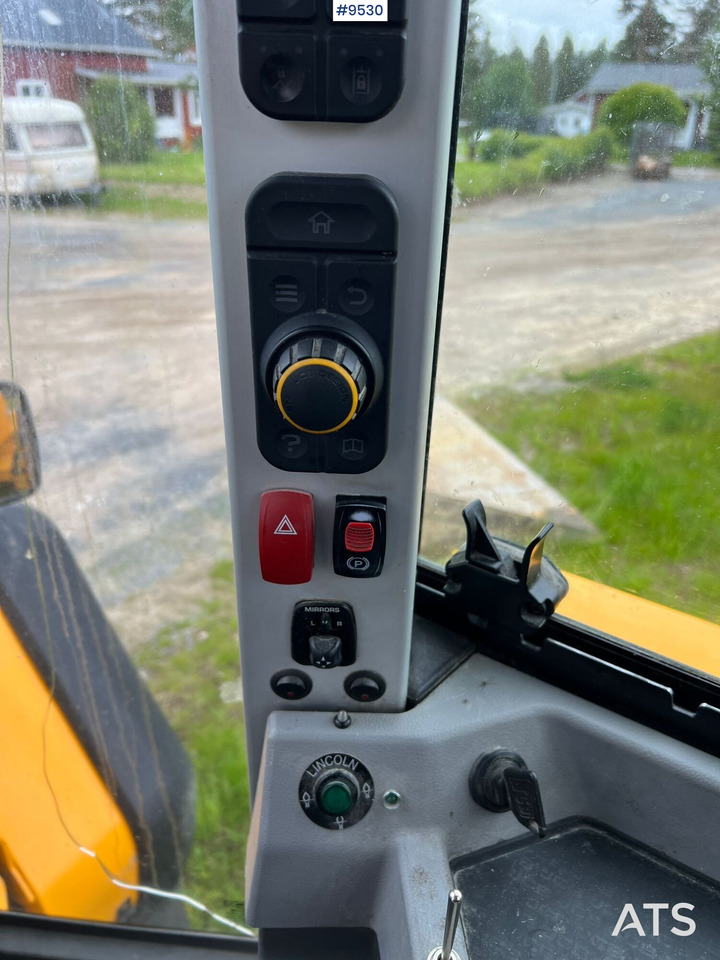 Gumikerekes homlokrakodó JCB 427 HT Wheel loader with gears: 20 kép.
