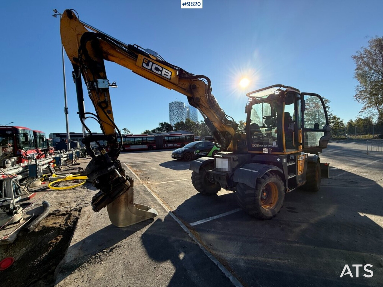 JCB Hydradig 110w wheel excavator with tiltrotator and attachments - Gumikerekes kotró: 2 kép. JCB Hydradig 110w wheel excavator with tiltrotator and attachments - Gumikerekes kotró: 2 kép.