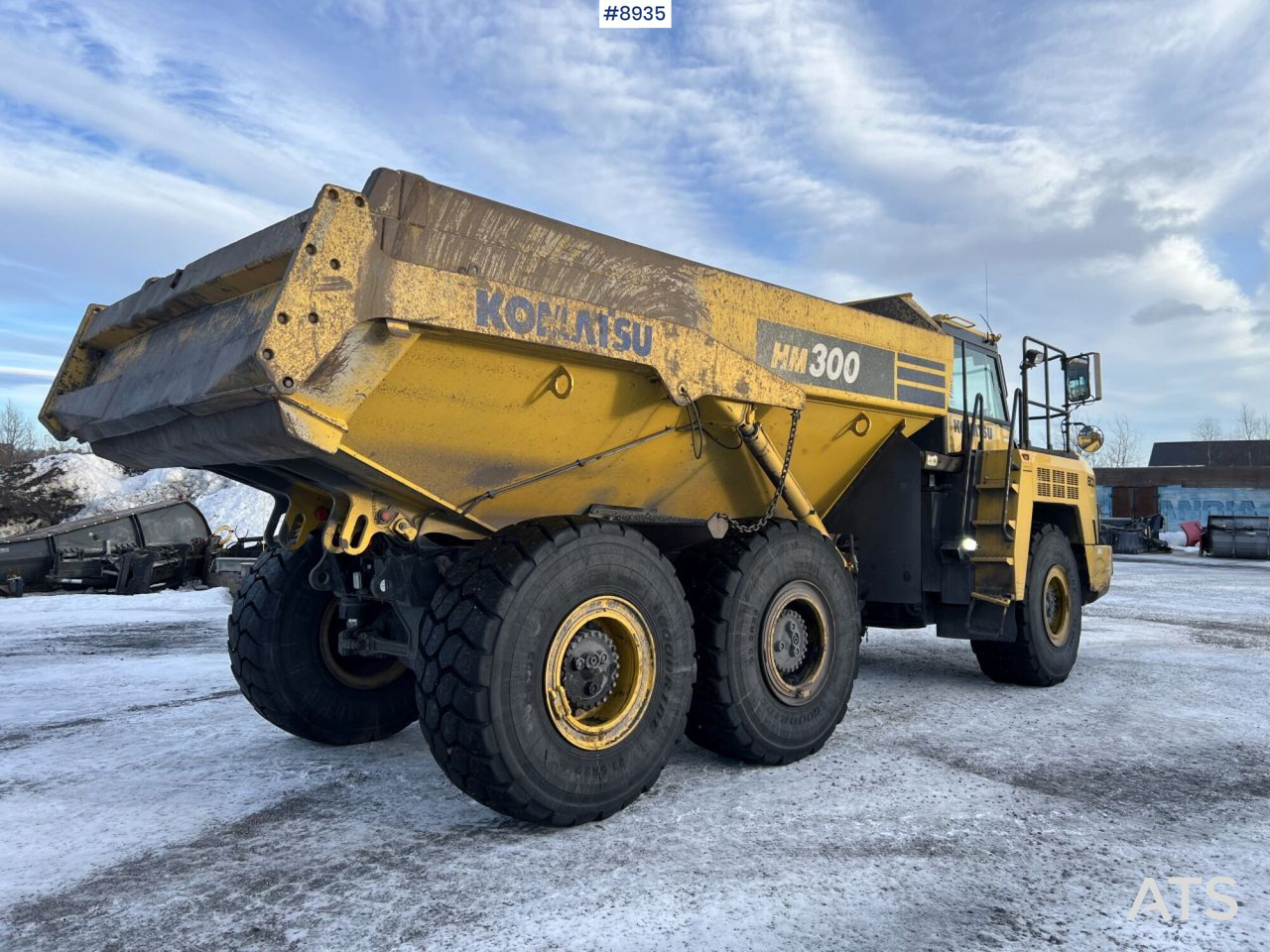 KOMATSU HM300 Dumper (VIDEO) - Dömper: 4 kép. KOMATSU HM300 Dumper (VIDEO) - Dömper: 4 kép.