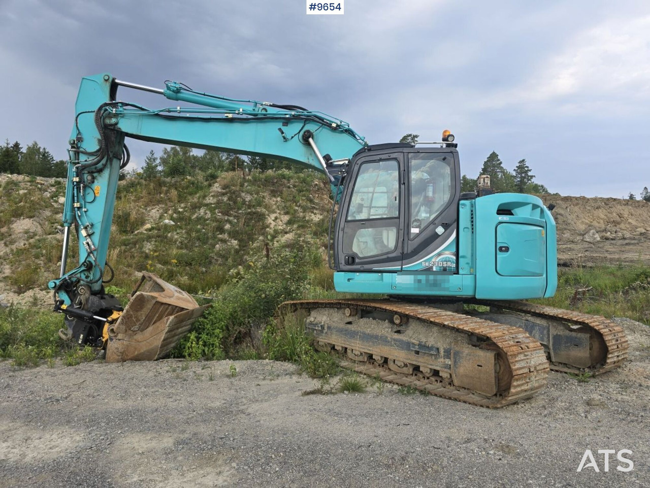 Kobelco SK230SRLC-5E with 3D machine control - Lánctalpas kotró: 1 kép. Kobelco SK230SRLC-5E with 3D machine control - Lánctalpas kotró: 1 kép.