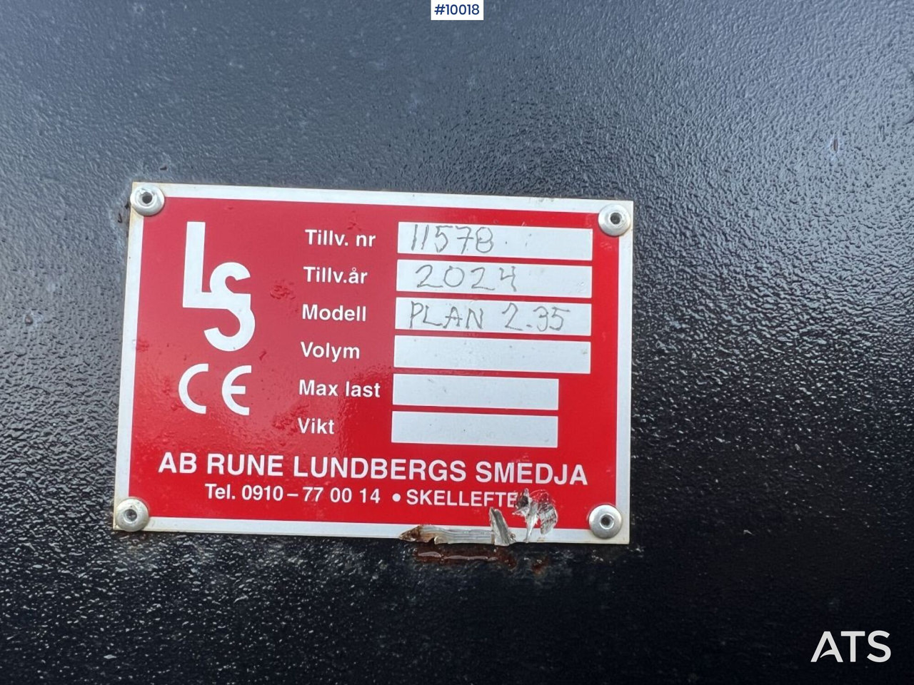 LS Planer bucket with Large BM - Rakodókanál: 4 kép. LS Planer bucket with Large BM - Rakodókanál: 4 kép.