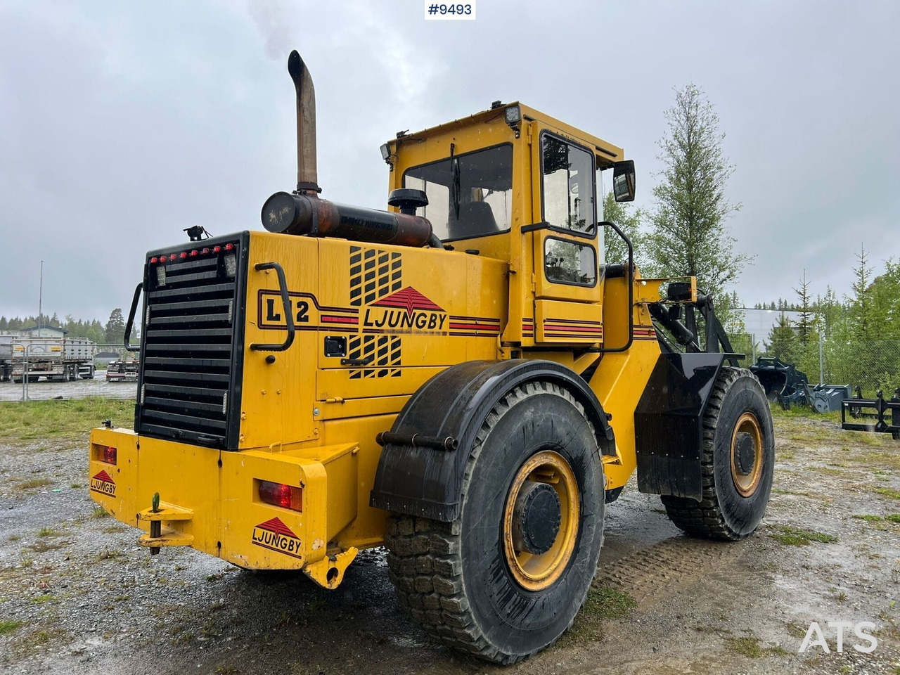 Ljungby L14 Wheel loader (VIDEO) - Gumikerekes homlokrakodó: 4 kép. Ljungby L14 Wheel loader (VIDEO) - Gumikerekes homlokrakodó: 4 kép.