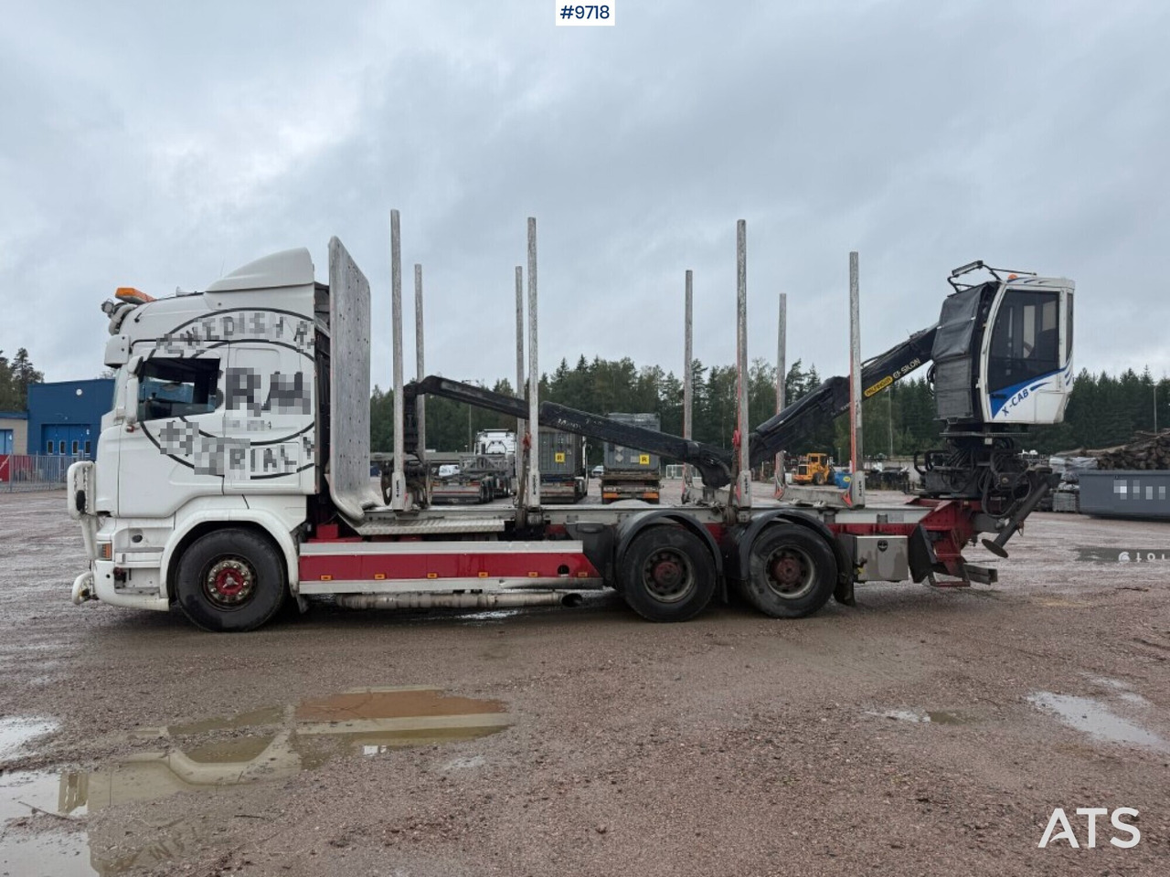 Log truck Scania R520 with crane - Rönkszállító teherautó, Darus autó: 2 kép. Log truck Scania R520 with crane - Rönkszállító teherautó, Darus autó: 2 kép.