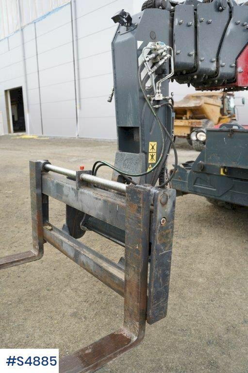 Magni RTH 6,30 SH-M/C Around turning telescopic loader - Teleszkópos rakodó: 4 kép. Magni RTH 6,30 SH-M/C Around turning telescopic loader - Teleszkópos rakodó: 4 kép.