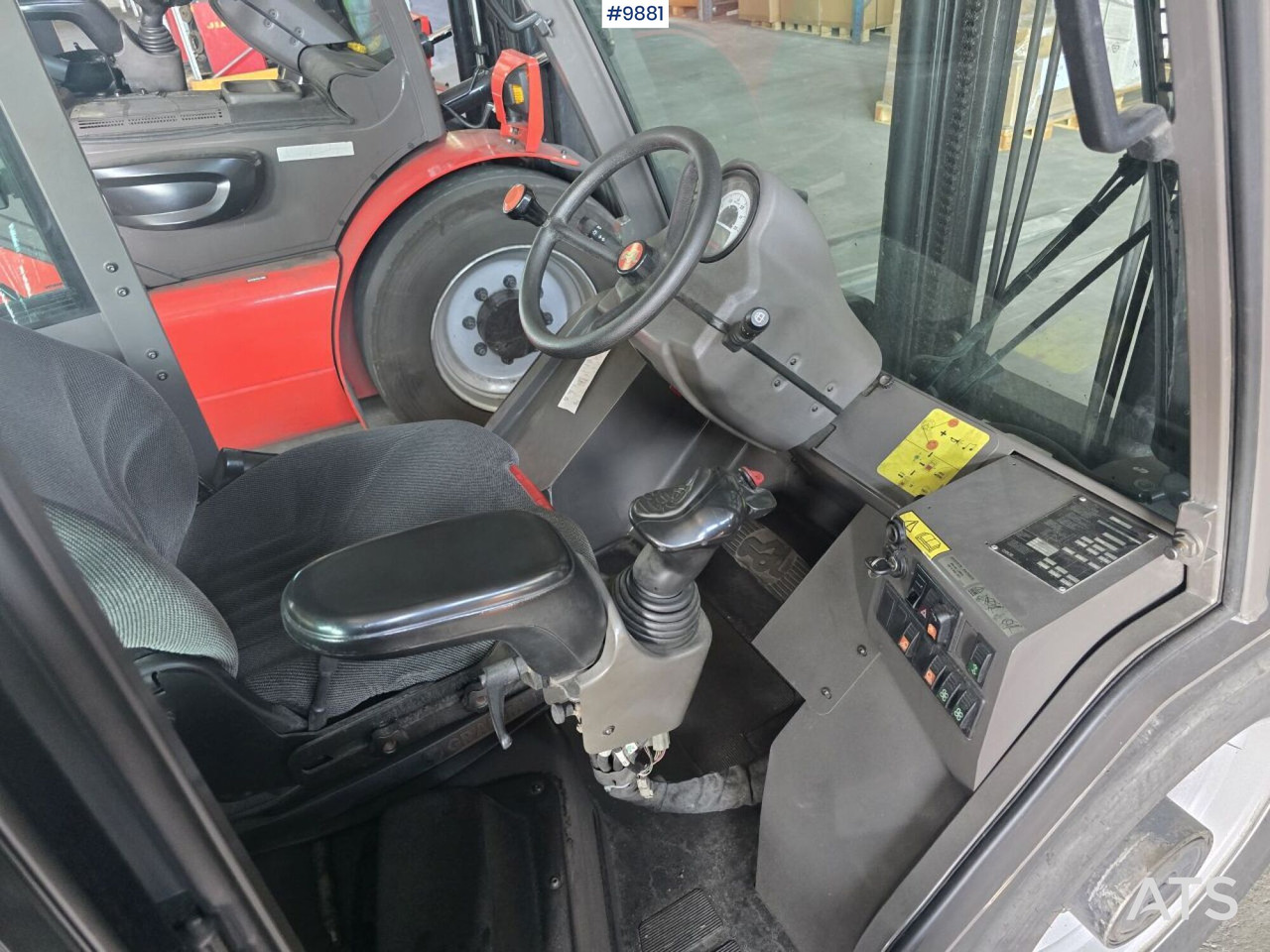 Manitou diesel truck - Dízel targonca: 4 kép. Manitou diesel truck - Dízel targonca: 4 kép.