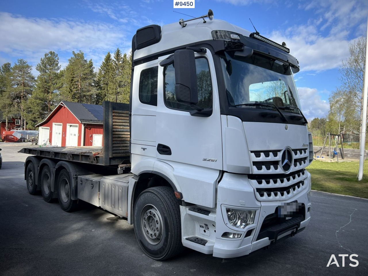 Mercedes Benz Arocs 3251 Tridem Hooklift, flatbed and concrete rotator - Horgos rakodó teherautó: 2 kép. Mercedes Benz Arocs 3251 Tridem Hooklift, flatbed and concrete rotator - Horgos rakodó teherautó: 2 kép.