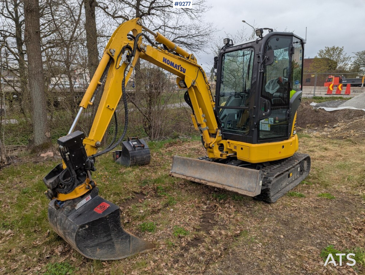 Mini Excavator Komatsu PC26MR (See Video) - Minikotró: 1 kép. Mini Excavator Komatsu PC26MR (See Video) - Minikotró: 1 kép.