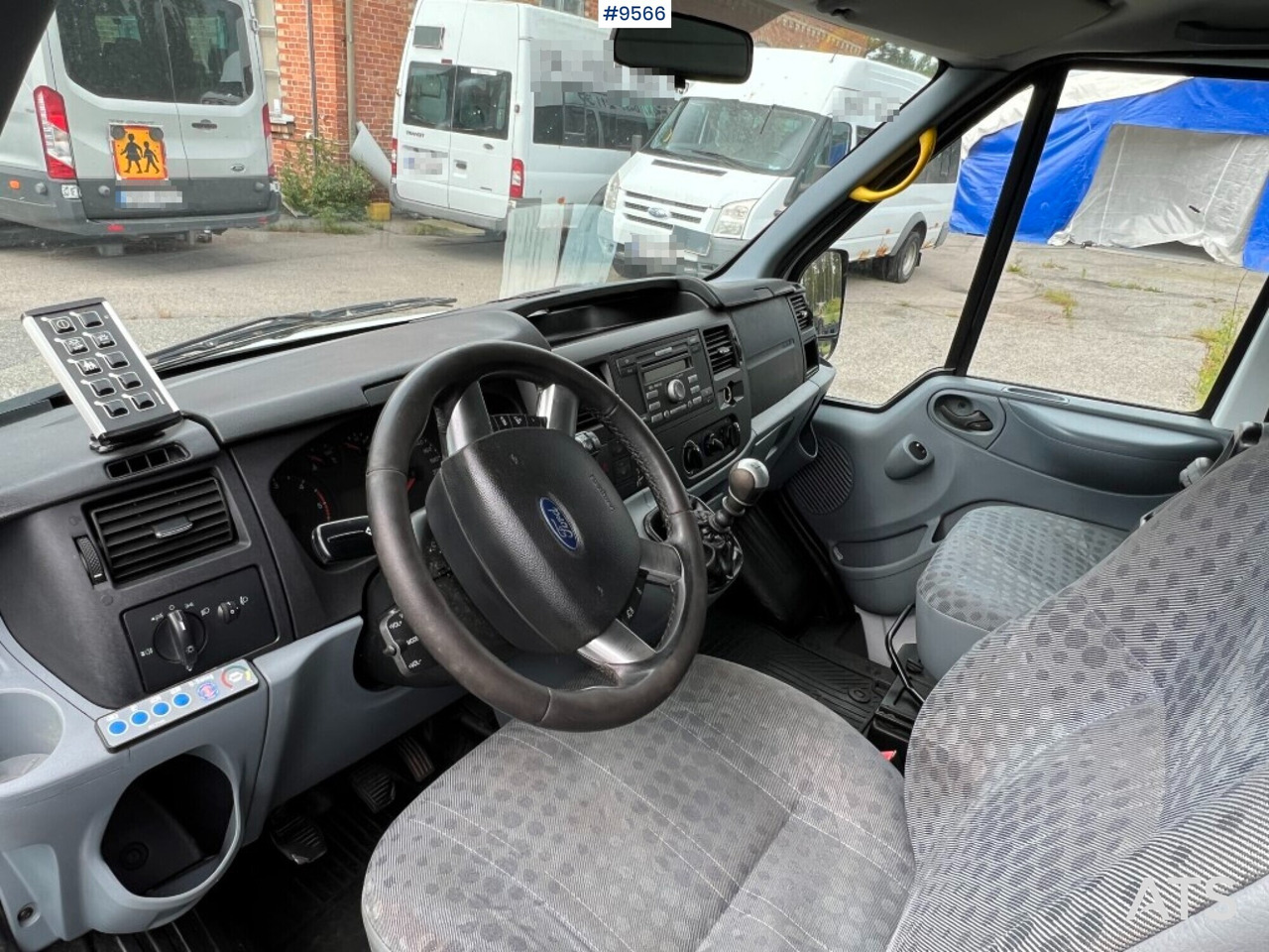 Minibus- Ford FDG6 Transit- Sold newly inspected - Minibusz, Kisbusz: 4 kép. Minibus- Ford FDG6 Transit- Sold newly inspected - Minibusz, Kisbusz: 4 kép.