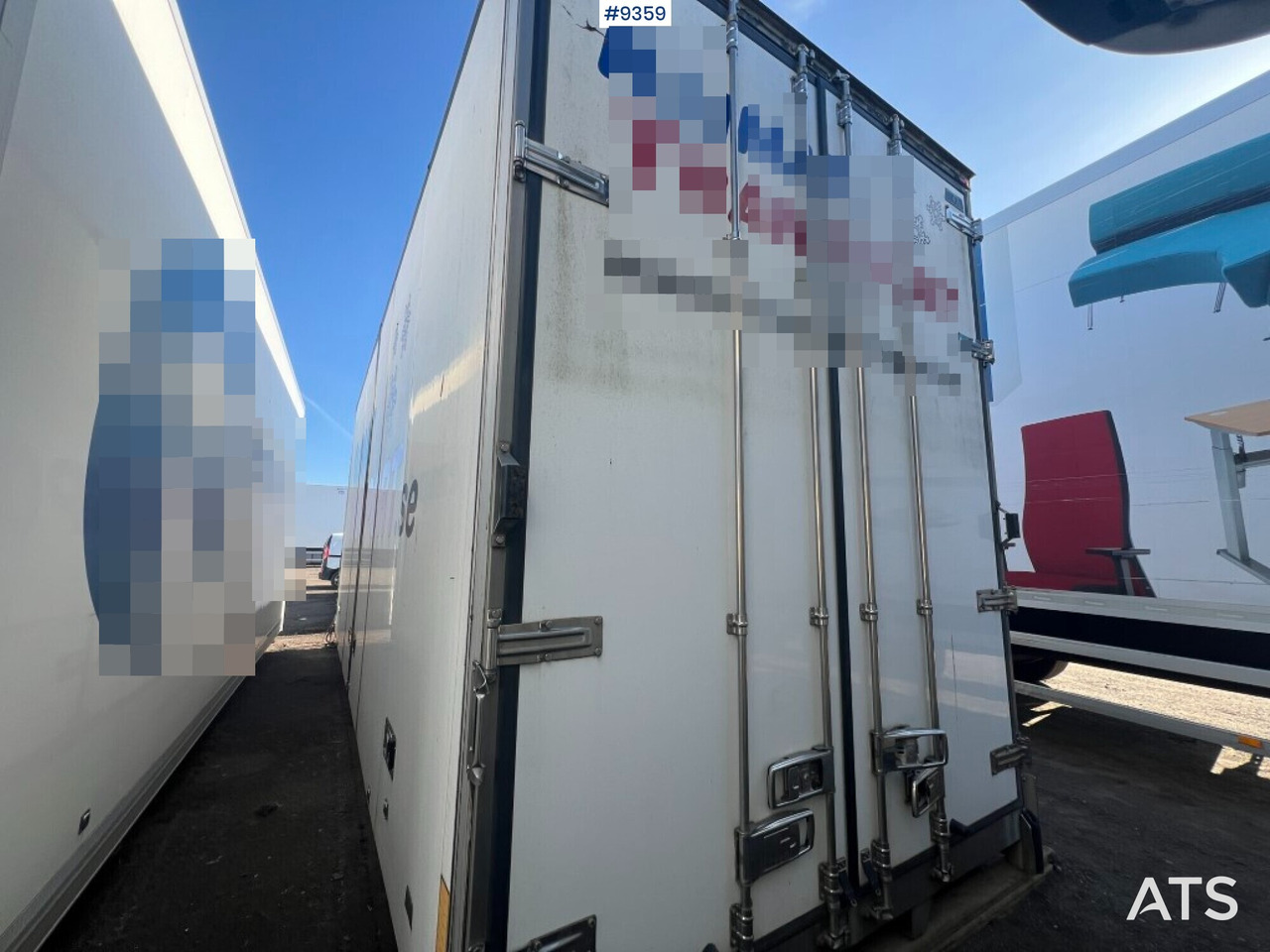 Refrigerated trailer cabinet SKAB - Hűtős felépítmény: 2 kép. Refrigerated trailer cabinet SKAB - Hűtős felépítmény: 2 kép.