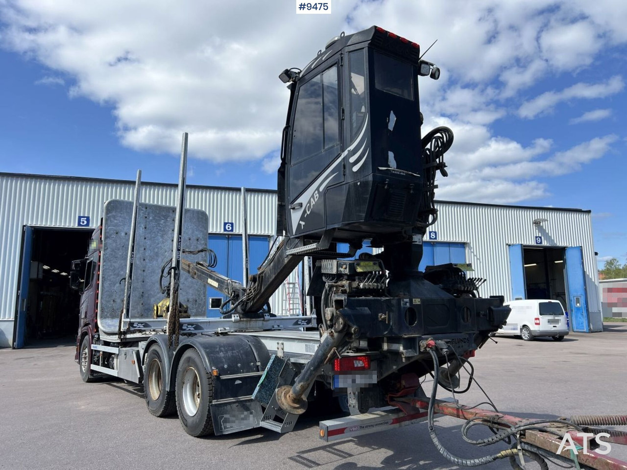 Scania R580 Timmerbil med kran och släp, Timmerekipage - Rönkszállító teherautó: 4 kép. Scania R580 Timmerbil med kran och släp, Timmerekipage - Rönkszállító teherautó: 4 kép.