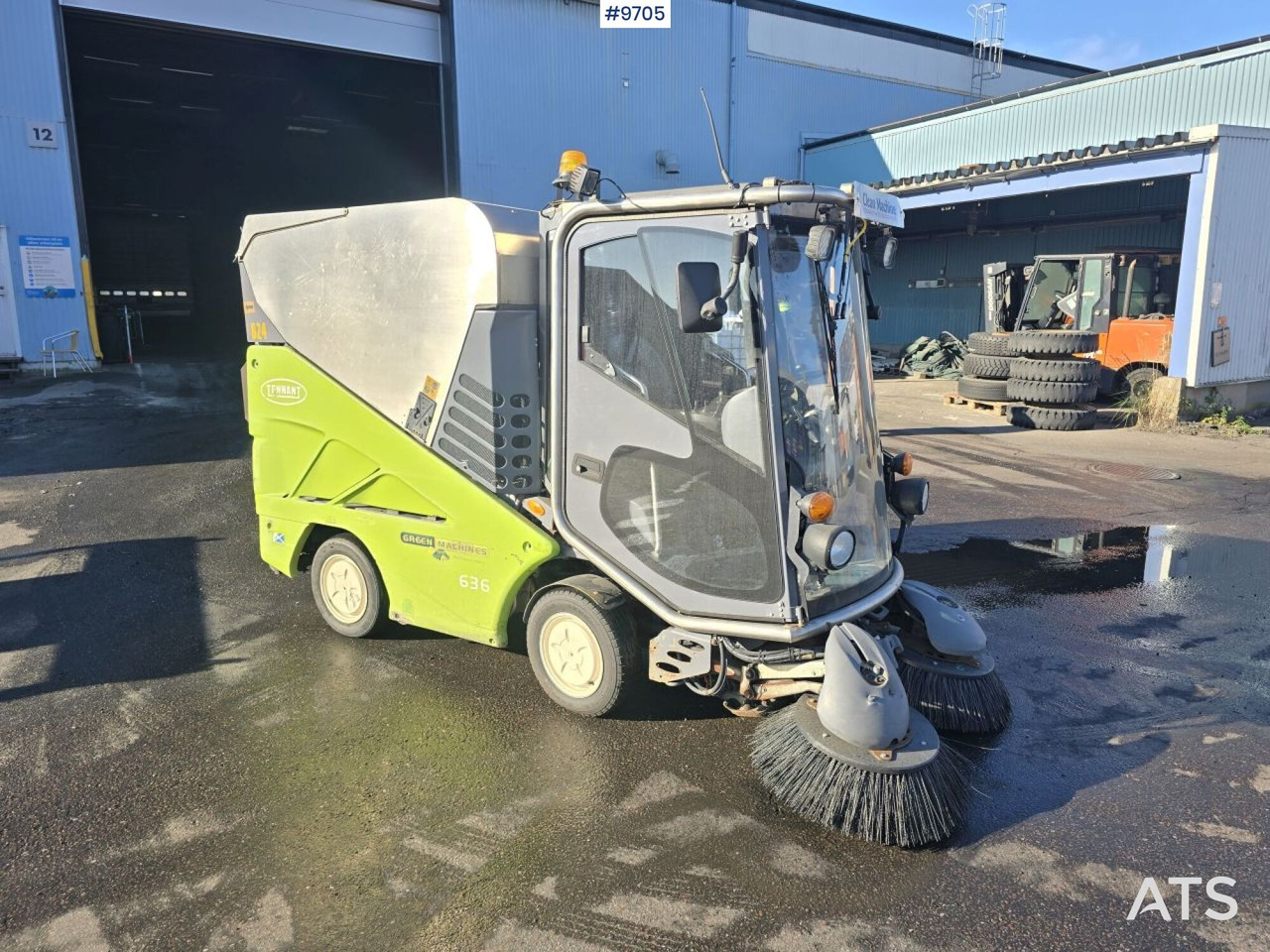 Sweeper - Tennant 636 (SEE VIDEO) - Utcaseprő gép: 1 kép. Sweeper - Tennant 636 (SEE VIDEO) - Utcaseprő gép: 1 kép.