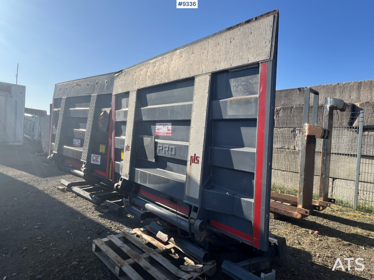 Tail Lift Zepro Z2000-175MA - Emelőhátfal: 2 kép. Tail Lift Zepro Z2000-175MA - Emelőhátfal: 2 kép.