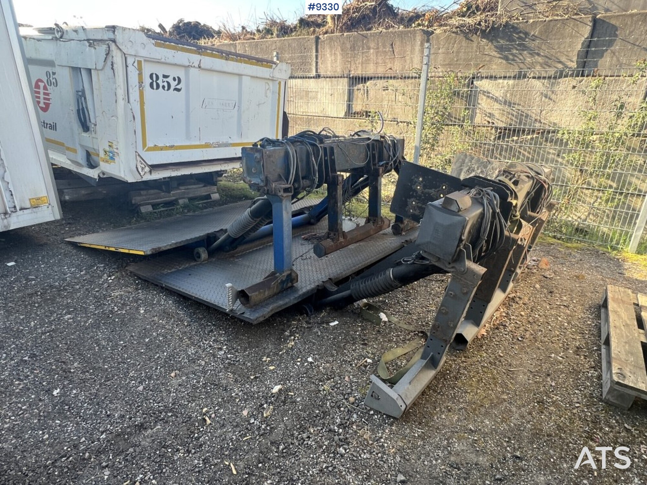 Tail lift Zepro Z2000-175MA - Emelőhátfal: 1 kép. Tail lift Zepro Z2000-175MA - Emelőhátfal: 1 kép.