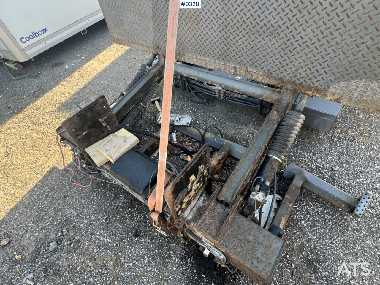 Tail lift - Zepro- ZHD 2000-155MA - Emelőhátfal: 4 kép. Tail lift - Zepro- ZHD 2000-155MA - Emelőhátfal: 4 kép.