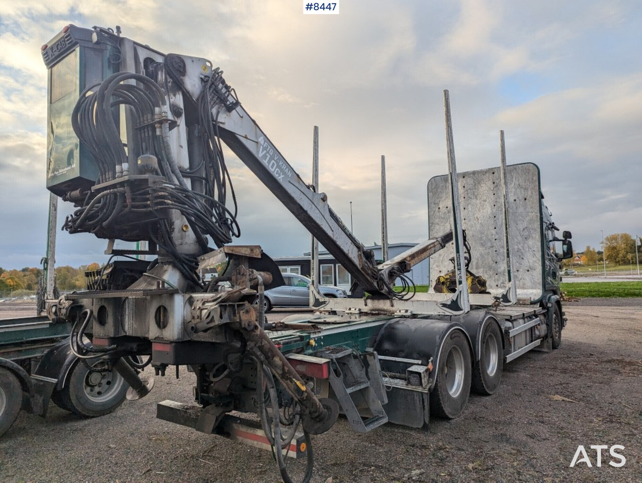 Timber Truck Scania R580 6X4 with crane and wagon - Rönkszállító teherautó: 3 kép. Timber Truck Scania R580 6X4 with crane and wagon - Rönkszállító teherautó: 3 kép.