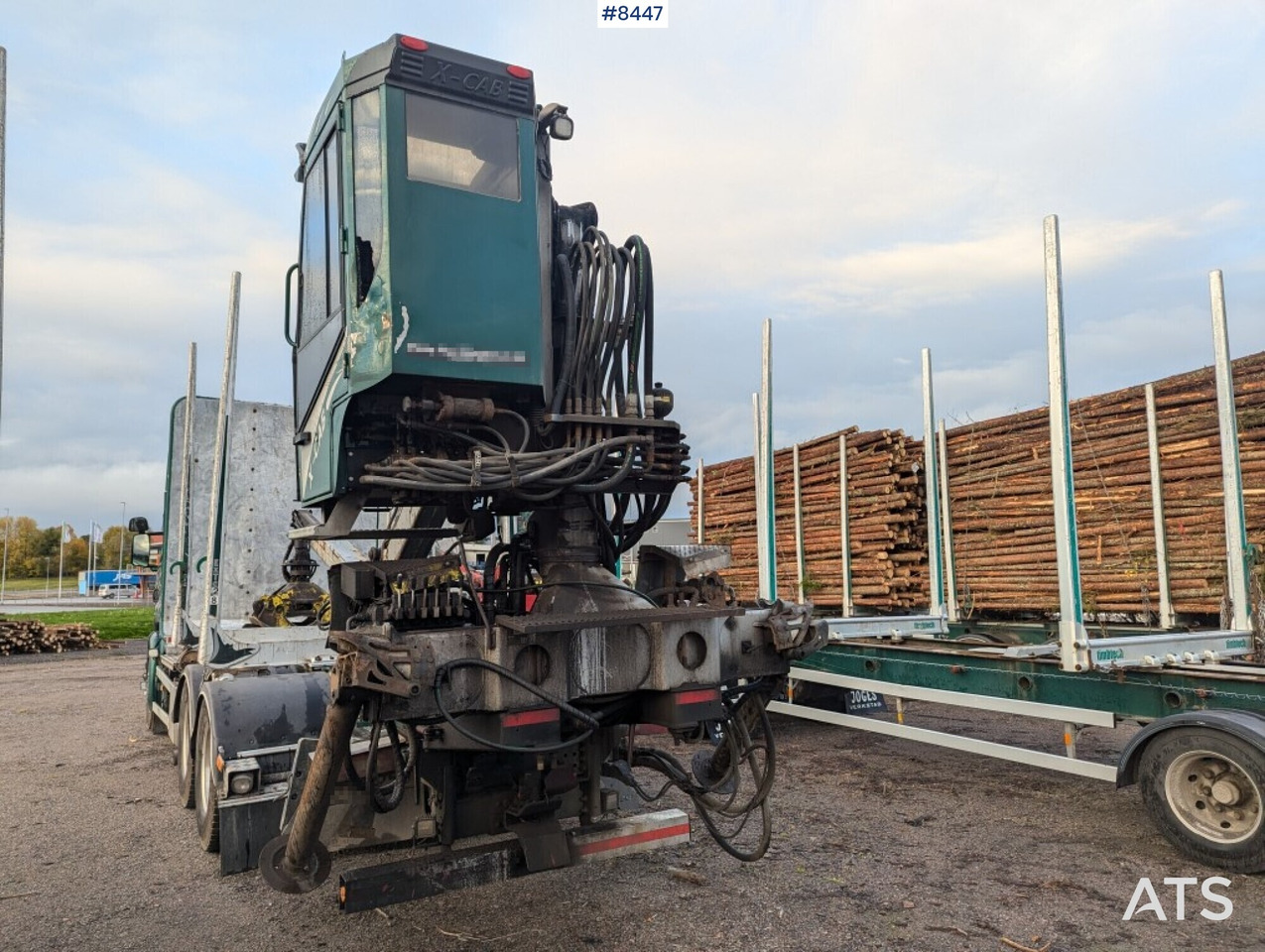 Timber Truck Scania R580 6X4 with crane and wagon - Rönkszállító teherautó: 4 kép. Timber Truck Scania R580 6X4 with crane and wagon - Rönkszállító teherautó: 4 kép.