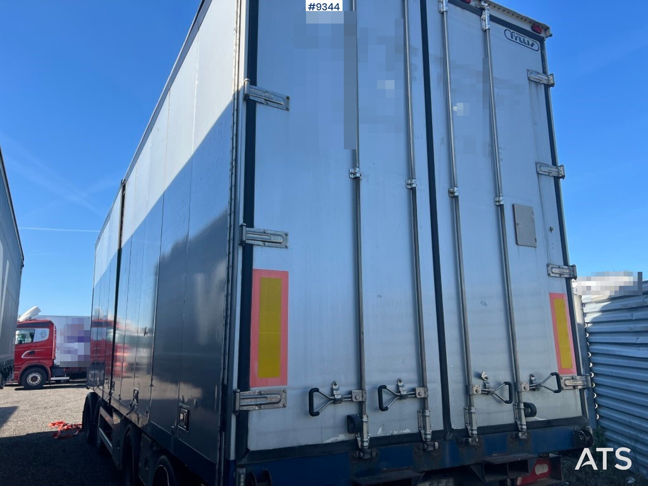 Trailer- TYLLIS 4SKSL - Ponyvás pótkocsi: 3 kép. Trailer- TYLLIS 4SKSL - Ponyvás pótkocsi: 3 kép.