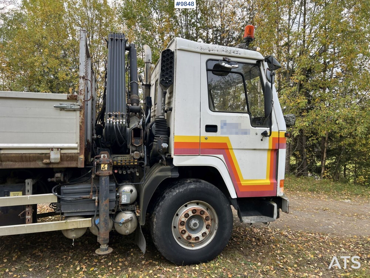 VOLVO FL7 4X2 Crane truck/Dump truck with Hiab071 crane - Billenőplatós teherautó, Darus autó: 4 kép. VOLVO FL7 4X2 Crane truck/Dump truck with Hiab071 crane - Billenőplatós teherautó, Darus autó: 4 kép.