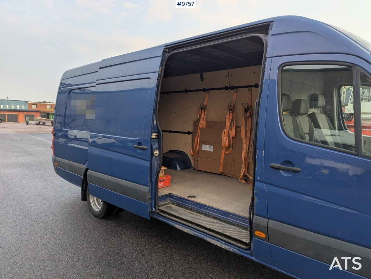 Volkswagen Crafter 50 van, C-registered - Furgon: 5 kép. Volkswagen Crafter 50 van, C-registered - Furgon: 5 kép.