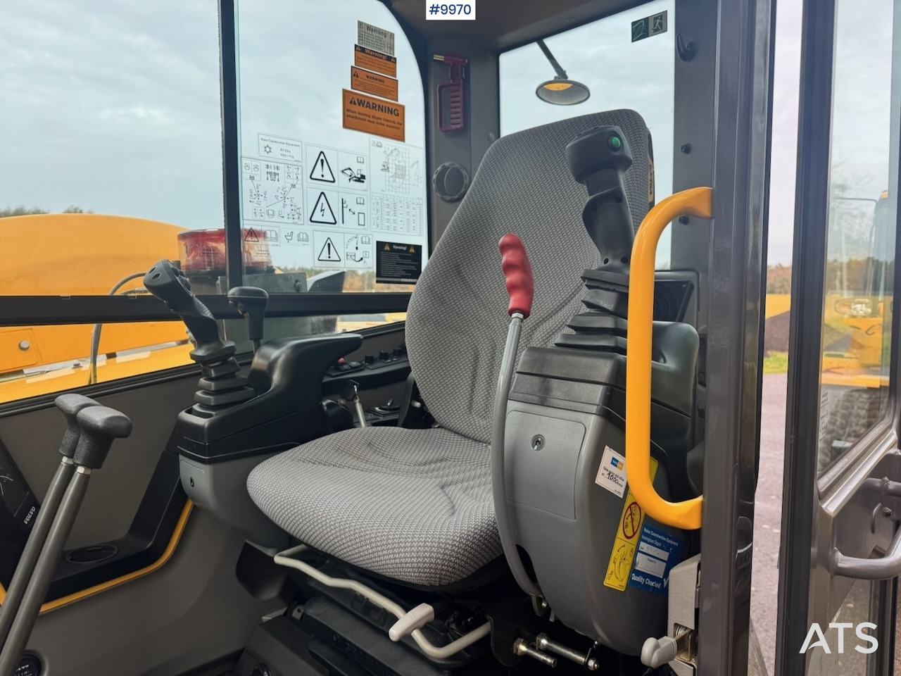 Volvo ECR88D crawler excavator with rotor tilt, 3 buckets, and ripper. 910 hours! - Lánctalpas kotró: 5 kép. Volvo ECR88D crawler excavator with rotor tilt, 3 buckets, and ripper. 910 hours! - Lánctalpas kotró: 5 kép.