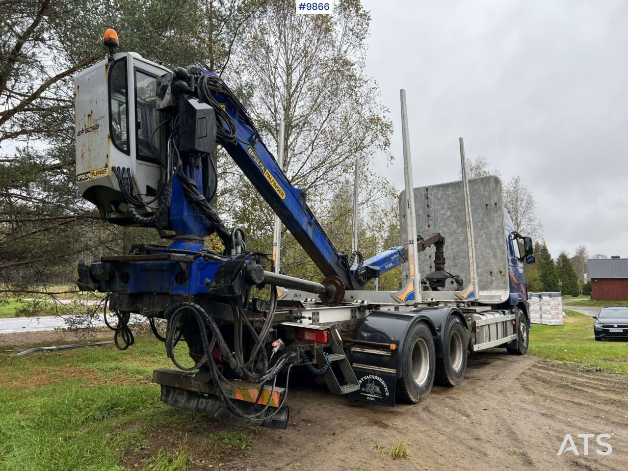 Volvo FH D13 Timber truck with Palfinger M110 crane - Rönkszállító teherautó: 4 kép. Volvo FH D13 Timber truck with Palfinger M110 crane - Rönkszállító teherautó: 4 kép.