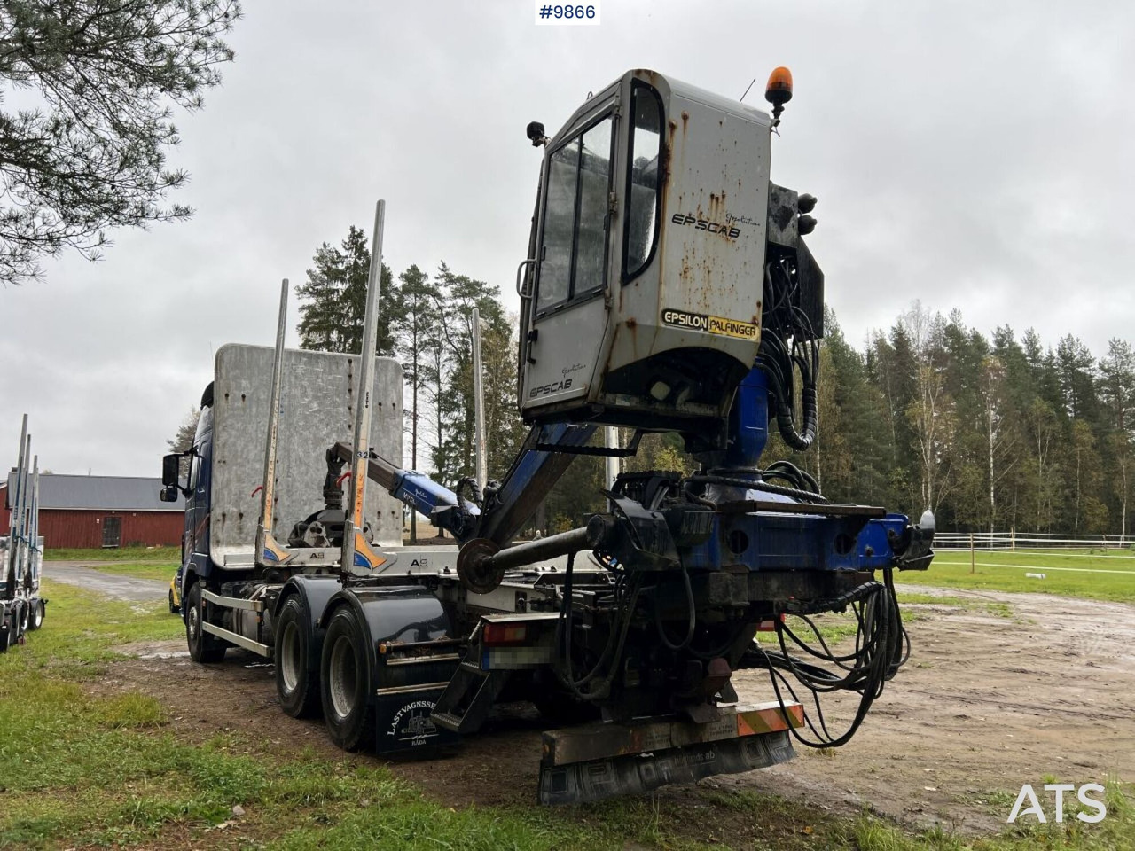 Volvo FH D13 Timber truck with Palfinger M110 crane - Rönkszállító teherautó: 5 kép. Volvo FH D13 Timber truck with Palfinger M110 crane - Rönkszállító teherautó: 5 kép.