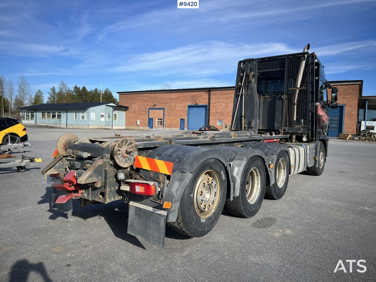 Volvo FH16 8*4 Tridem Hooklift - Horgos rakodó teherautó: 5 kép. Volvo FH16 8*4 Tridem Hooklift - Horgos rakodó teherautó: 5 kép.