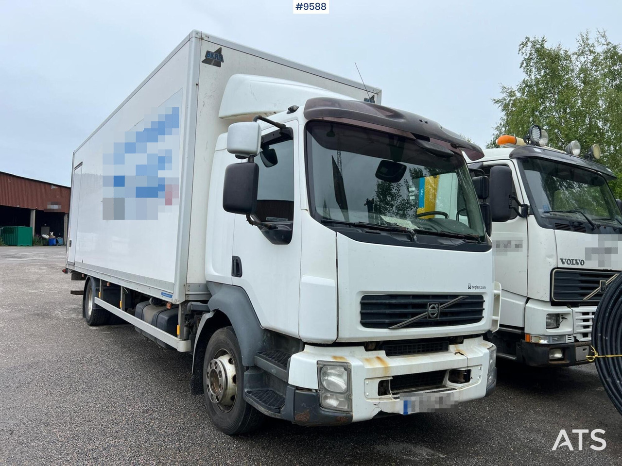 Volvo FL 280 4x2 Box Truck with loading ramps - Dobozos felépítményű teherautó: 1 kép. Volvo FL 280 4x2 Box Truck with loading ramps - Dobozos felépítményű teherautó: 1 kép.