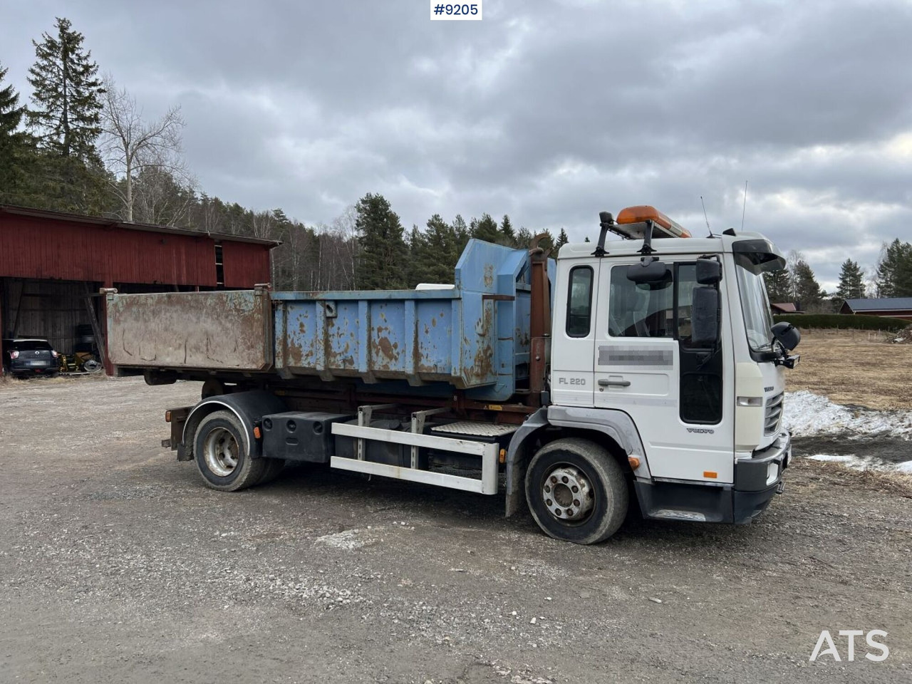 Volvo FL 6 4X2 Truncated hooklift with flatbed - Horgos rakodó teherautó: 1 kép. Volvo FL 6 4X2 Truncated hooklift with flatbed - Horgos rakodó teherautó: 1 kép.