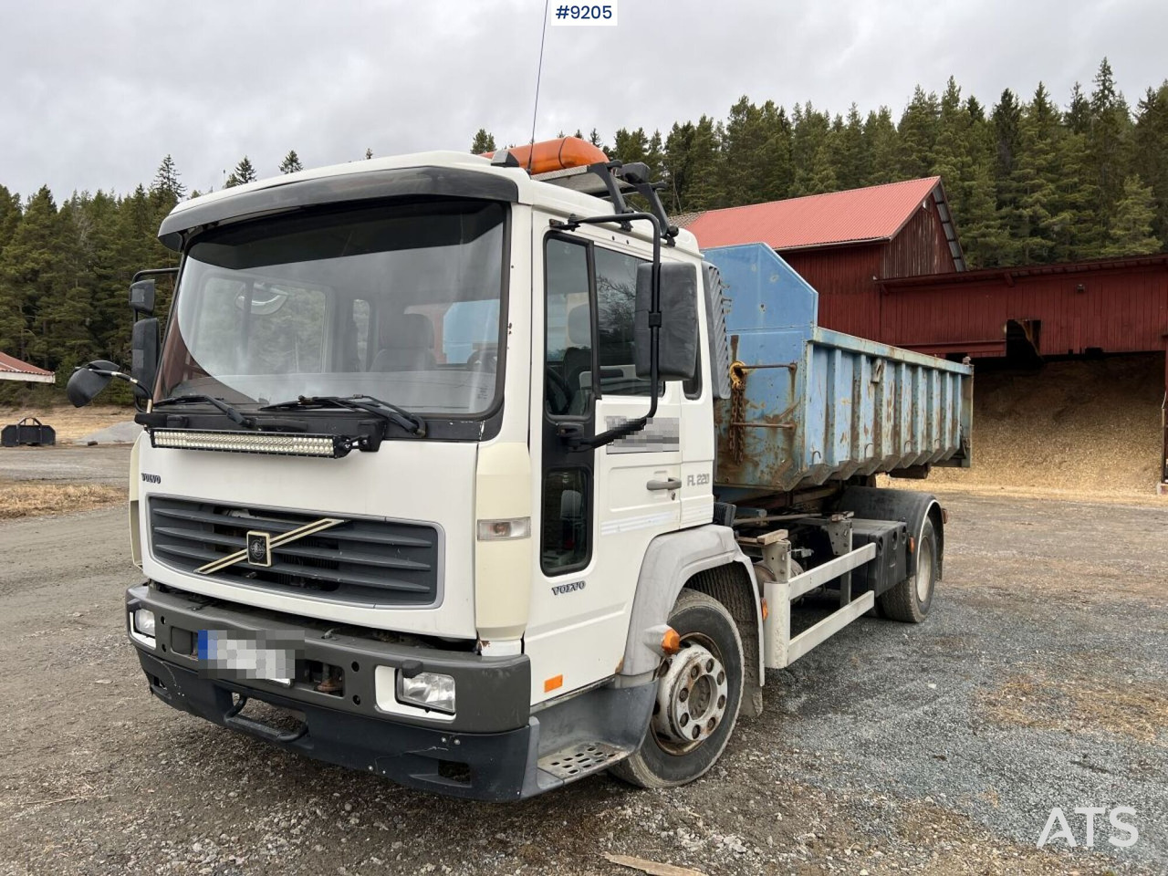 Volvo FL 6 4X2 Truncated hooklift with flatbed - Horgos rakodó teherautó: 2 kép. Volvo FL 6 4X2 Truncated hooklift with flatbed - Horgos rakodó teherautó: 2 kép.