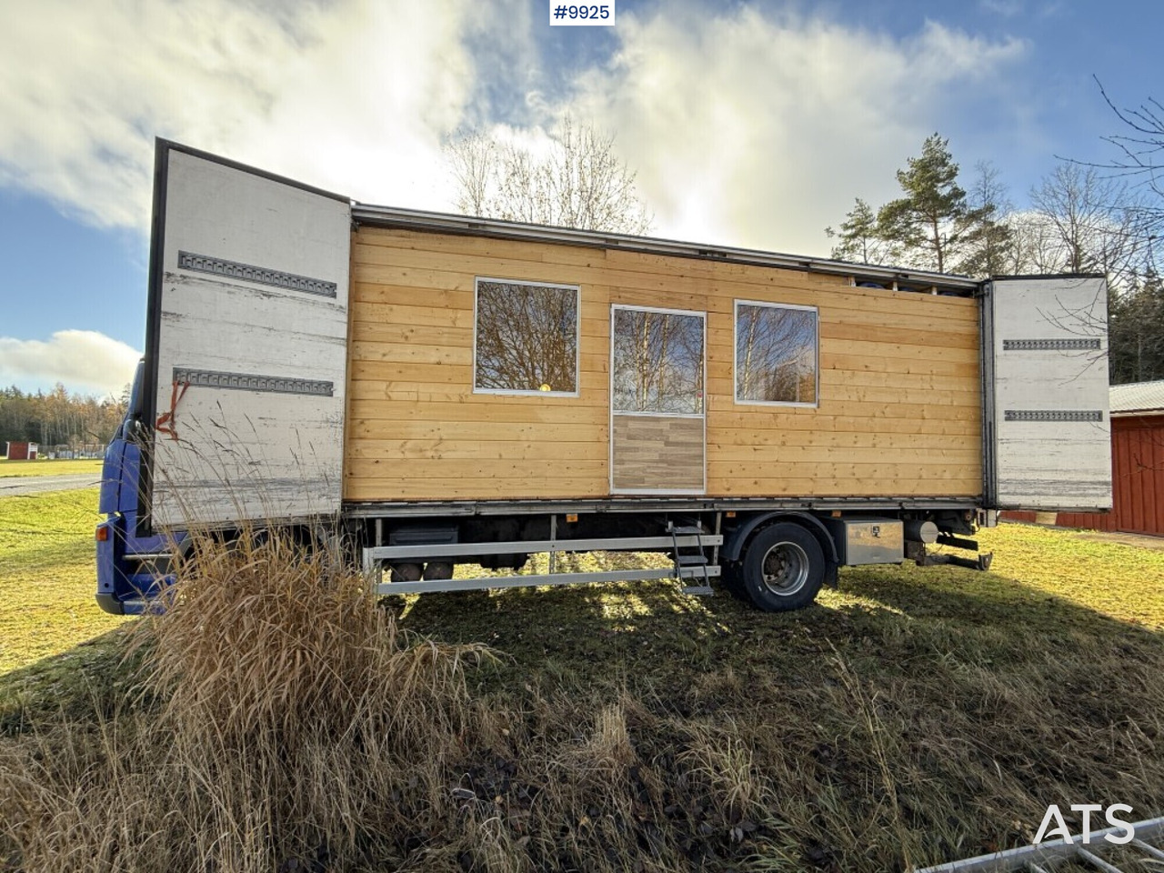 Volvo FM9 4X2 Recreational Vehicle (RV) - Dobozos felépítményű teherautó, Lakóautó: 1 kép. Volvo FM9 4X2 Recreational Vehicle (RV) - Dobozos felépítményű teherautó, Lakóautó: 1 kép.