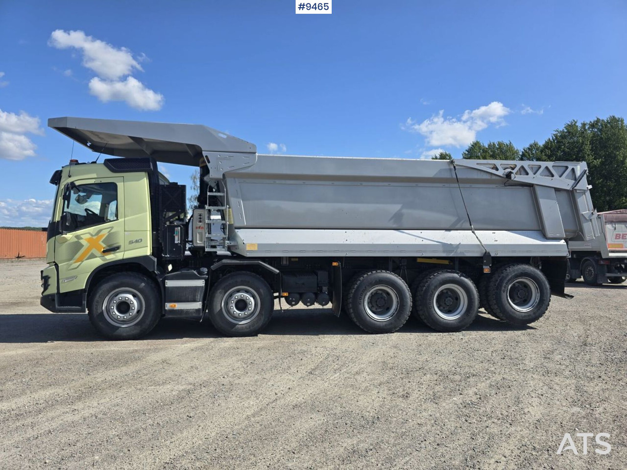 Volvo FMX 540 8x4710F R -13342 km - Billenőplatós teherautó: 2 kép. Volvo FMX 540 8x4710F R -13342 km - Billenőplatós teherautó: 2 kép.